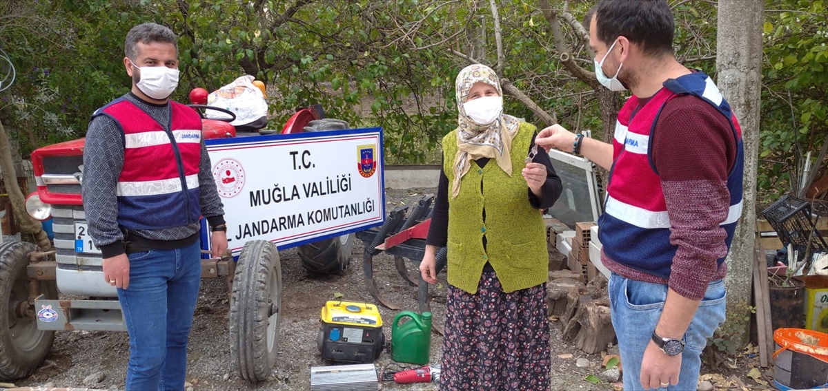 Köyceğiz'de çalınan traktör JASAT ekiplerince ormanda bulundu
