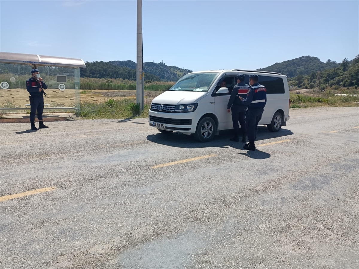 Muğla'da Kovid-19 tedbirlerine uymayan 104 kişiye ceza kesildi