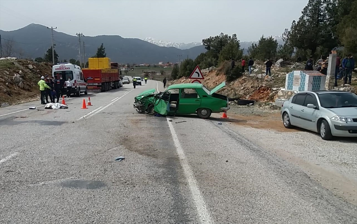 Muğla'da otomobil ile tır çarpıştı: 1 ölü, 1 yaralı