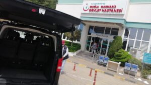 Marmaris'te AK Parti İlçe Teşkilatı, aşı olacak vatandaşların ulaşımını sağlayacak