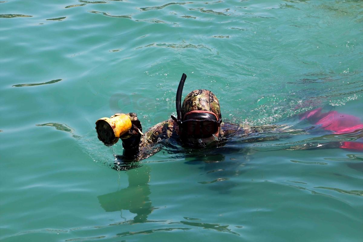 Bodrum'da dalgıçlar deniz dibi temizliğinde 344 kilogram atık çıkardı