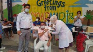 Marmaris Kapalı Çarşı'da kurulan mobil aşı merkezi hizmet vermeye başladı