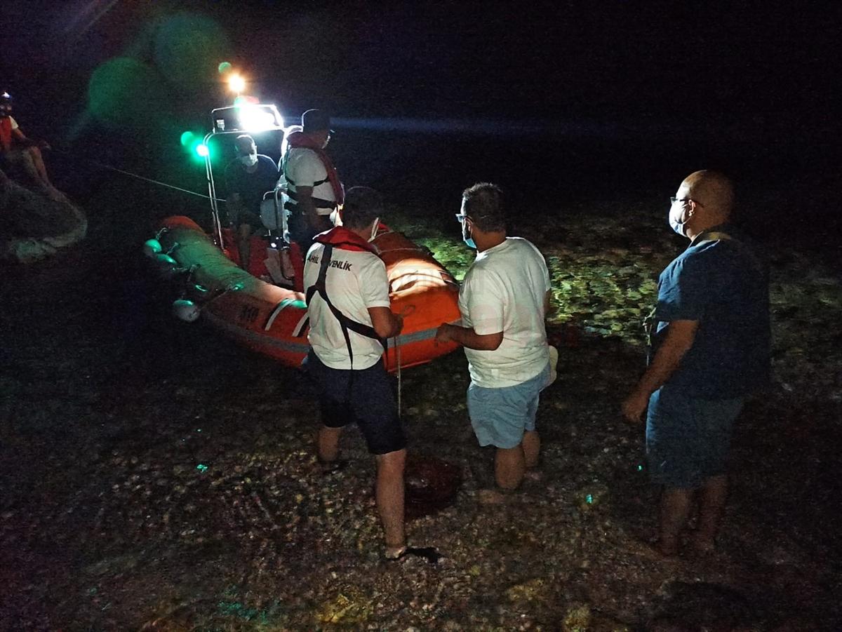 Muğla'da mahsur kalan 16 düzensiz göçmen kurtarıldı