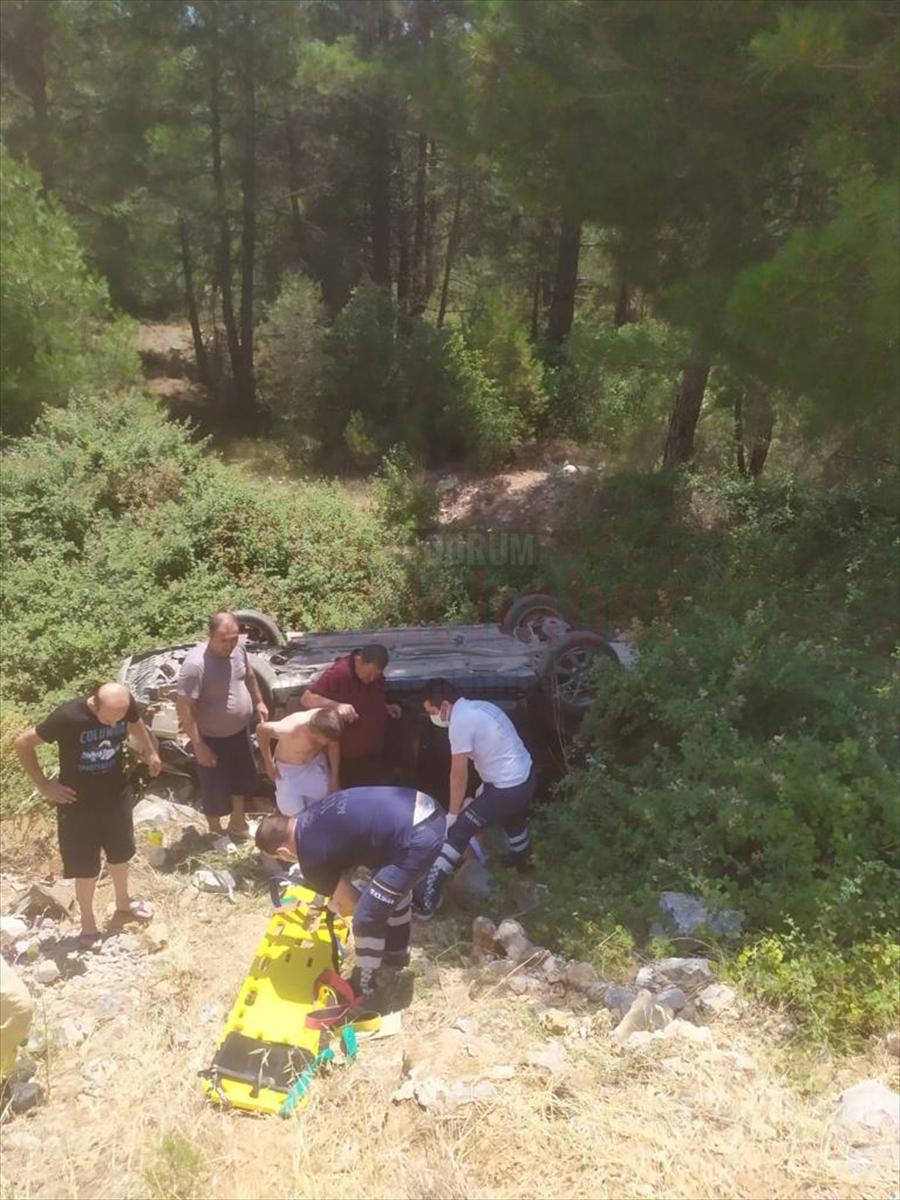 Muğla'da otomobil şarampole devrildi: 5 yaralı