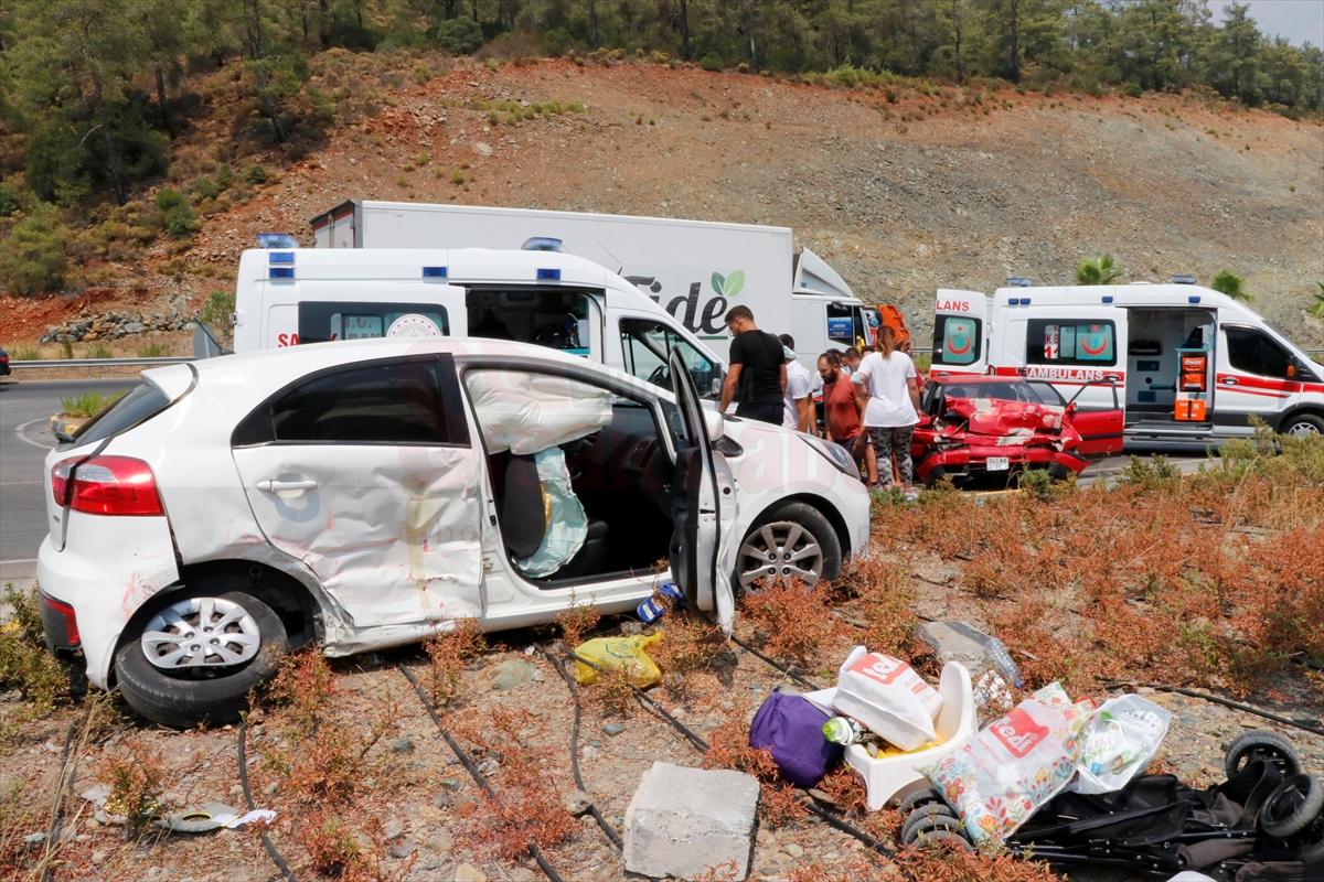 Muğla'da iki otomobil çarpıştı: 6 yaralı