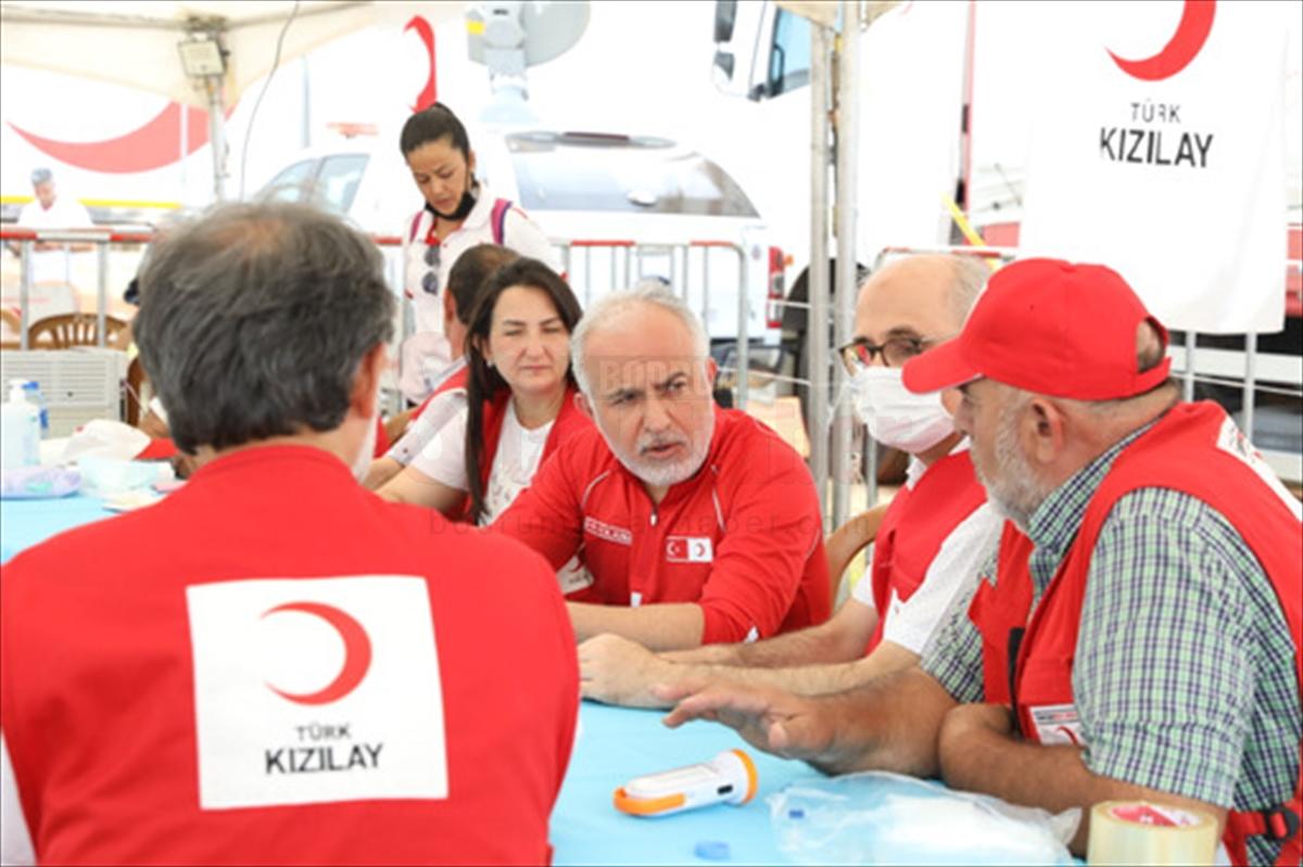 Türk Kızılay Genel Başkanı Kınık, yangının sürdüğü Milas'taki lojistik merkezini ziyaret etti