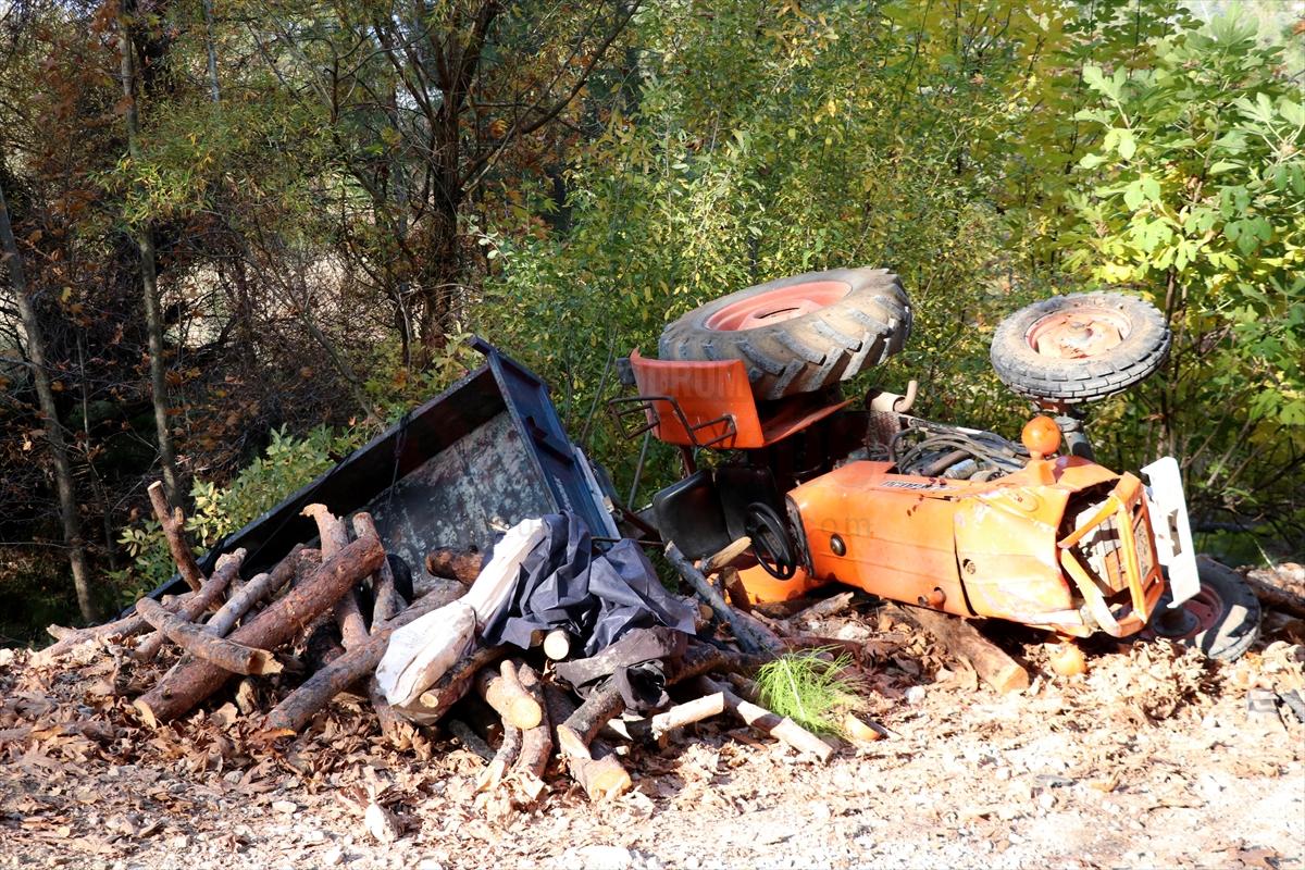 Muğla'da devrilen traktördeki baba ile oğlu yaşamını yitirdi