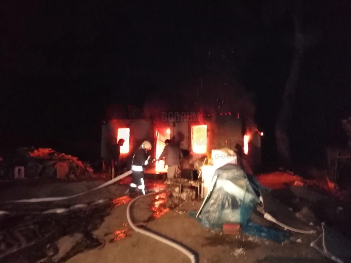 Fethiye'de evde çıkan yangın hasara neden oldu