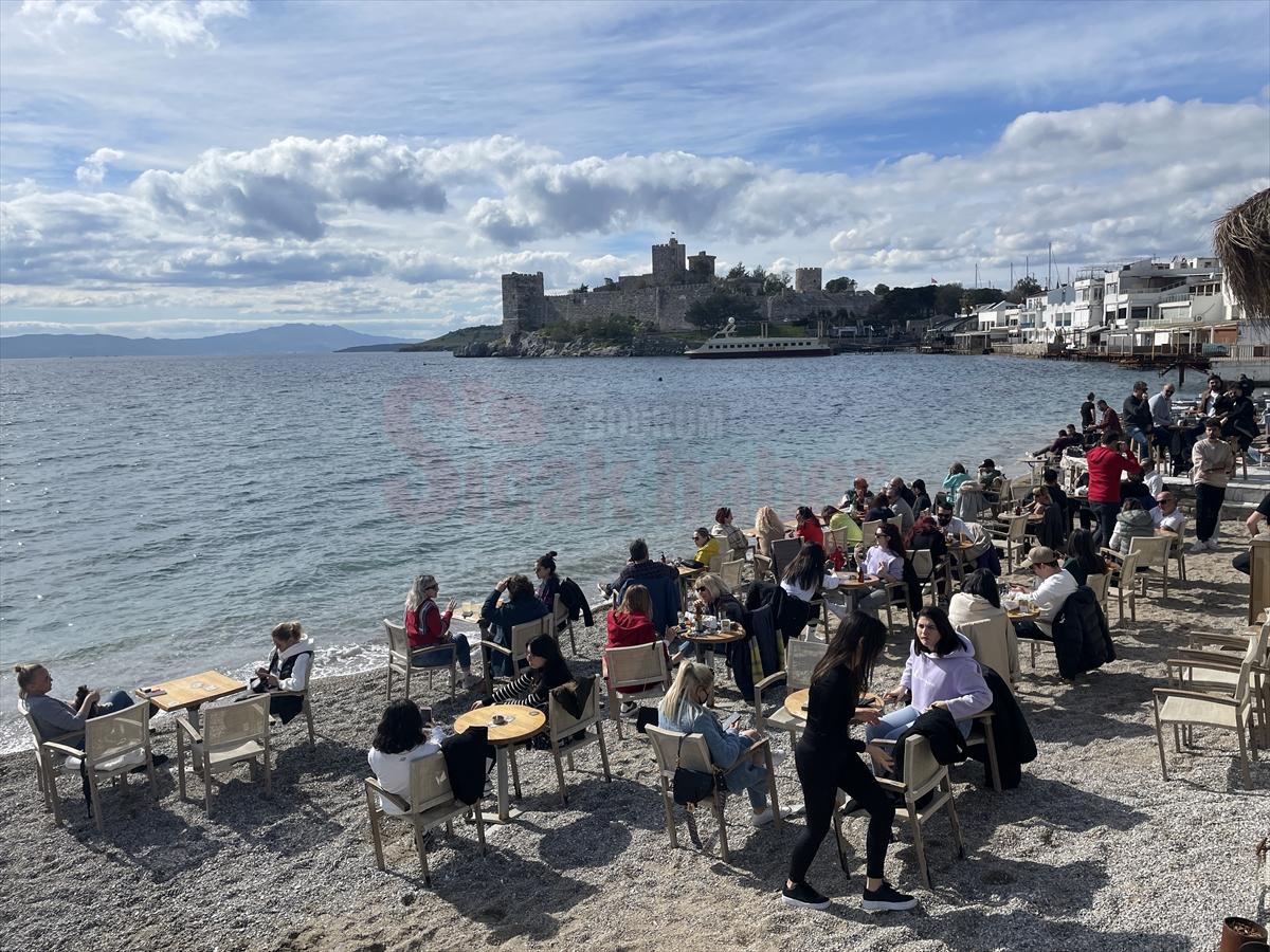 Muğla ve Antalya sahillerinde güneşli hava yoğunluğu