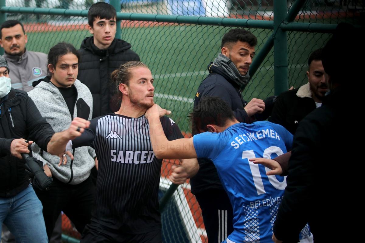 Muğla'da Süper Amatör Lig play-off sıralama maçının ardından arbede yaşandı