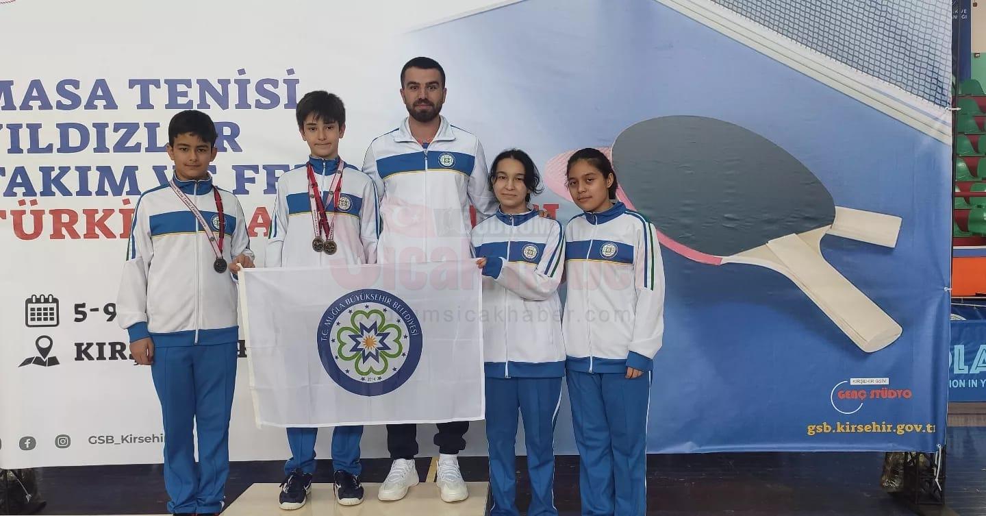 Büyükşehir Masa Tenisi Sporcusu Türkiye 3’üncüsü Oldu