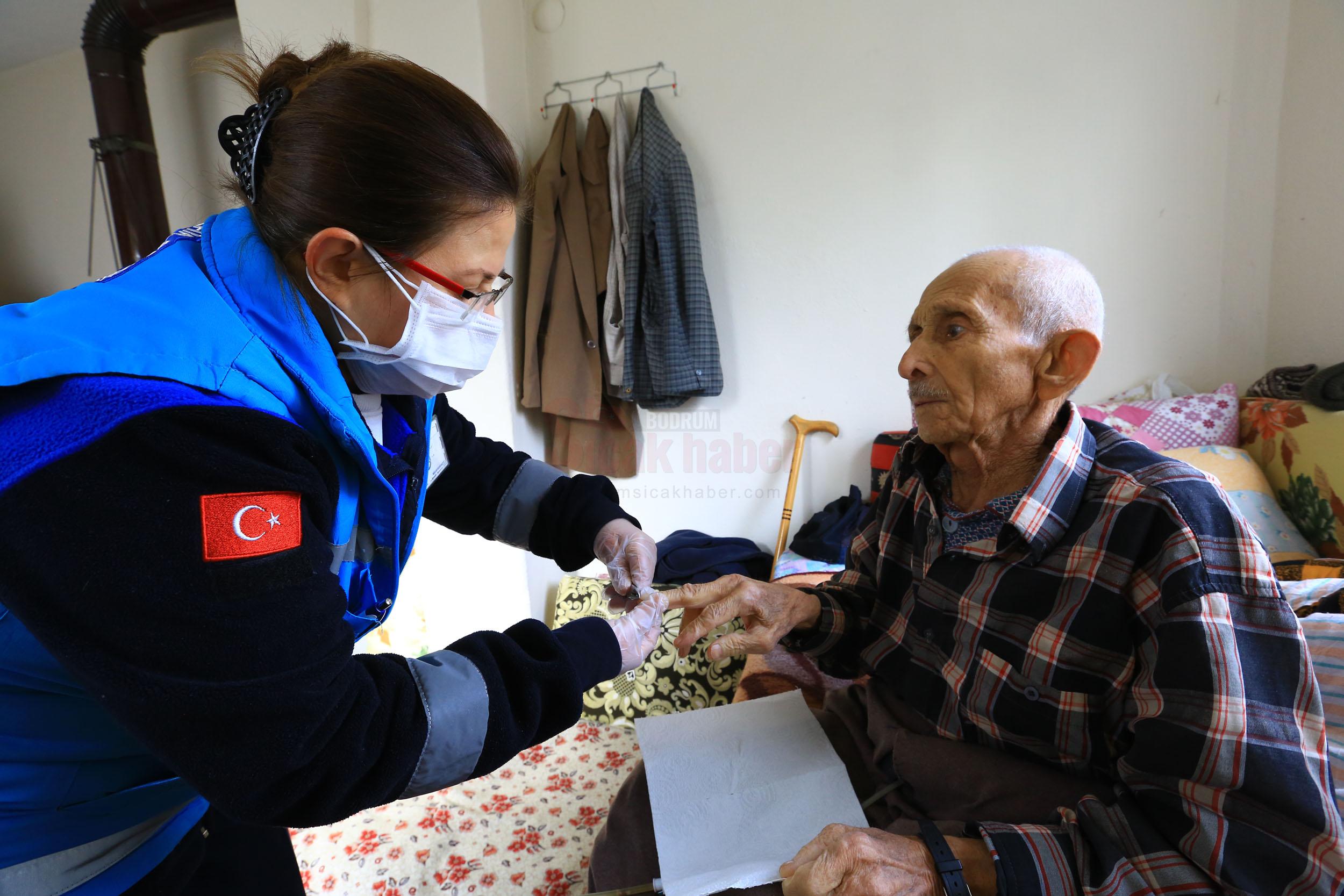 Hastalara, Kendi Konfor Alanları Olan Evlerinde Bakım Hizmeti (4)