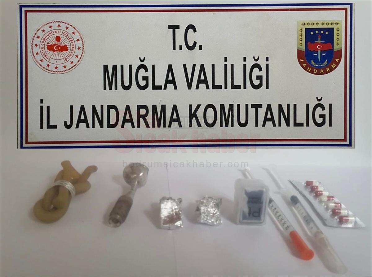 Muğla'da otomobilinde uyuşturucu bulunan şüpheli gözaltına alındı