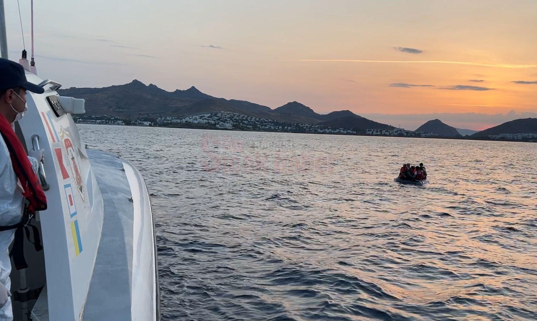 BODRUM'DA 16 DÜZENSİZ GÖÇMEN KURTARILDI, 14'Ü YAKALANDI