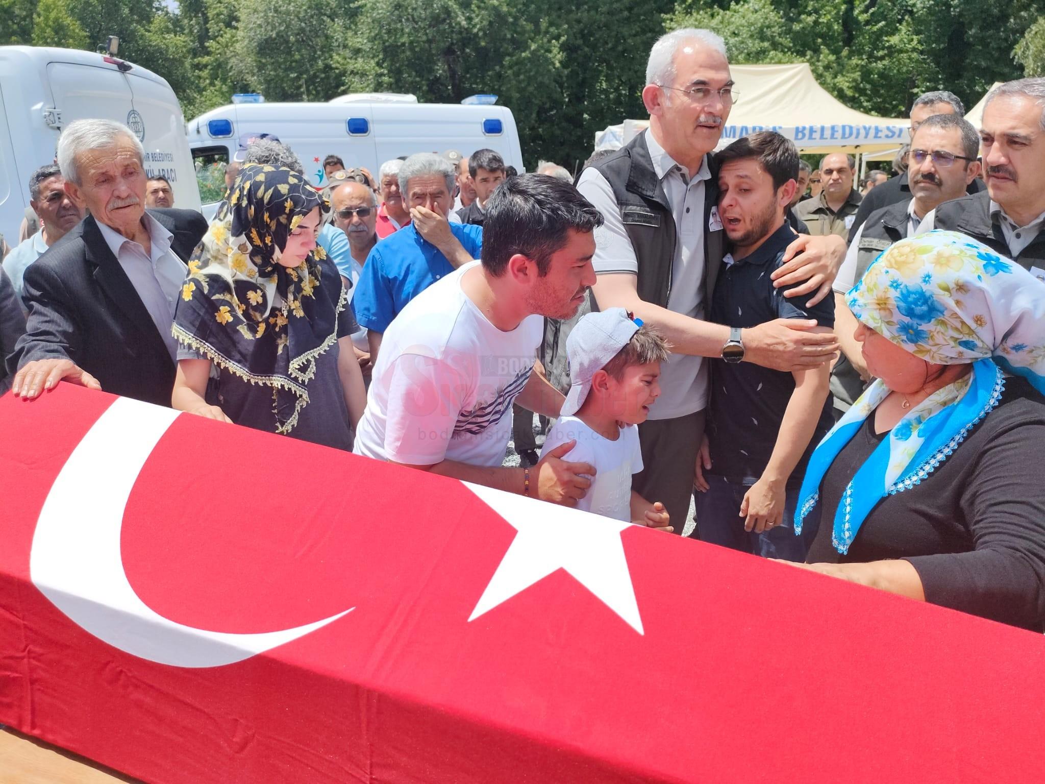 ŞEHİT ORMANCININ OĞLU: "BABAMDAN ALDIĞIM BAYRAĞI GURURLA TAŞIYACAĞIM"