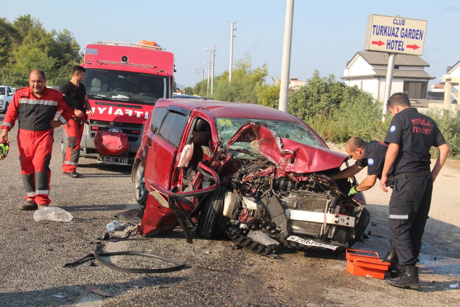 FETHİYE'DE TRAFİK KAZASI: 1 ÖLÜ, 3 YARALI