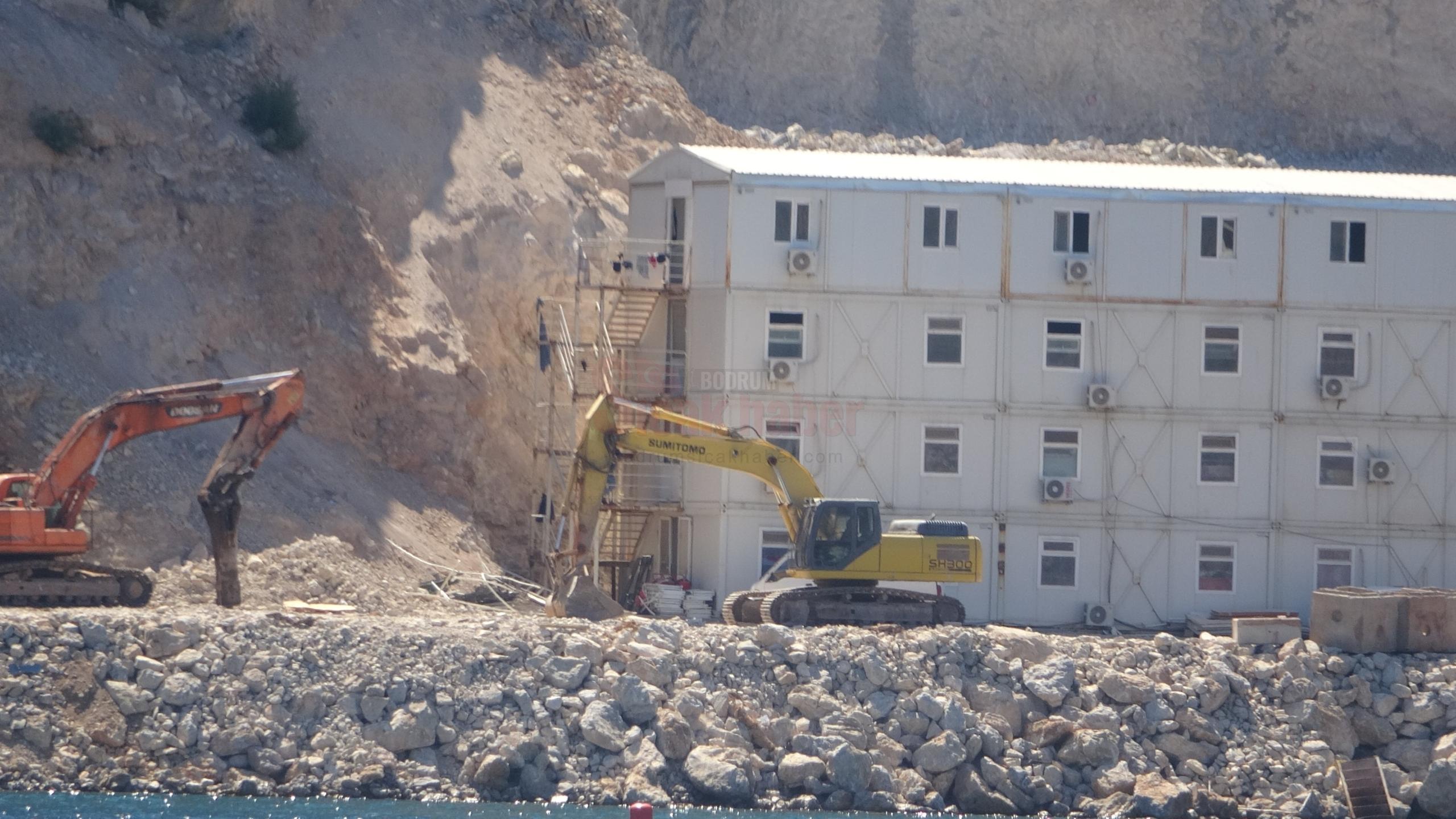 MÜHÜRLENEN OTEL İNŞAATI SÜRÜYOR