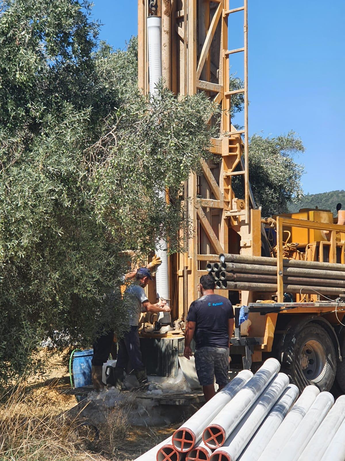 Büyükşehir, Milas Kemikler Mahallesine yeni su kaynağı sağlıyor (2)