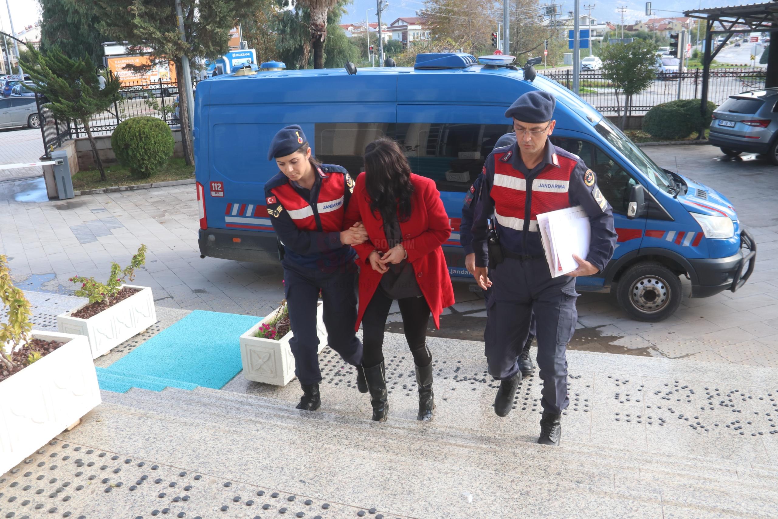 SEYDİKEMER'DE ERKEK ARKADAŞINI AV TÜFEĞİYLE ÖLDÜREN KADIN TUTUKLANDI