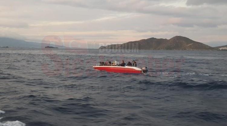 BODRUM'DA 39 DÜZENSİZ GÖÇMEN YAKALANDI GÖÇMEN KAÇAKÇISI ŞÜPHELİSİ 1 KİŞİ GÖZALTINA ALINDI