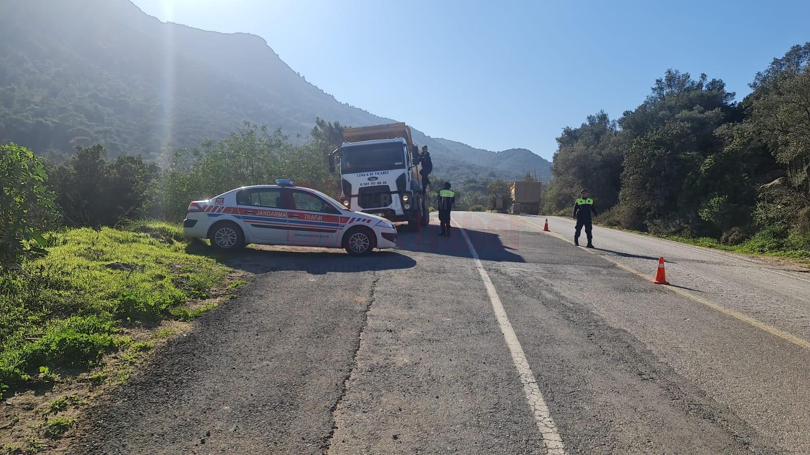 BODRUM'DA JANDARMADAN EKİPLERİNİN DENETİMLERİ SÜRÜYOR UYUŞTURUCU MADDE KULLANMA APARATI ELE GEÇİRİLDİ