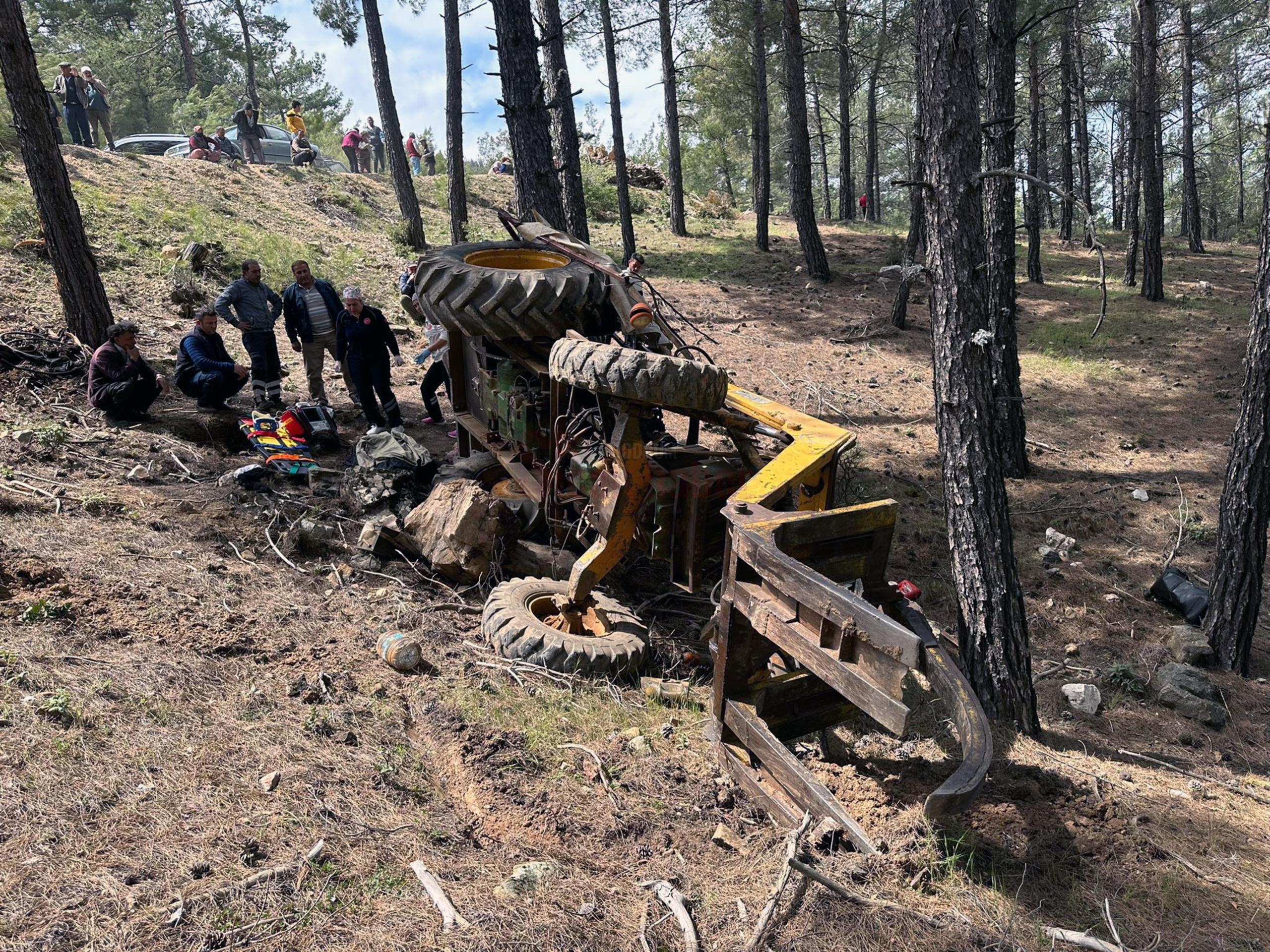 ORMAN KESİM İŞÇİSİ DEVRİLEN TRAKTÖRÜN ALTINDA KALDI