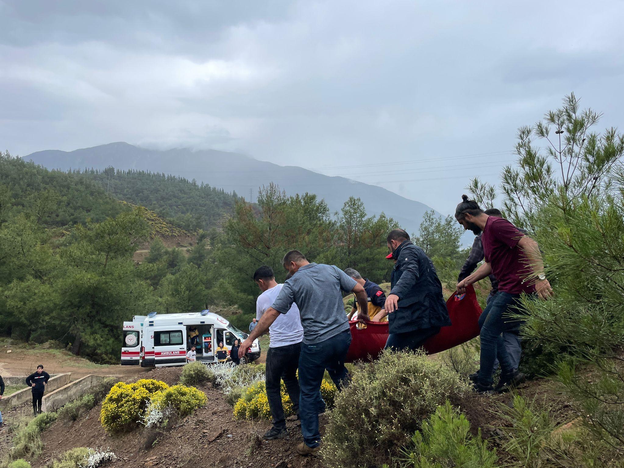 FIRTINA FETHİYE'DE PARAŞÜTÇÜLERİ VURDU PARAŞÜTÇÜLER, DAĞLIK VE ORMANLIK ARAZİLERE SAVRULARAK İNİŞ YAPTI