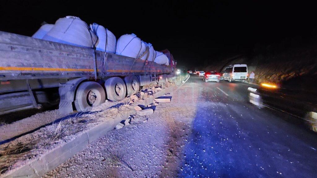 TIR REFÜJE TAKILDI, FACİADAN DÖNÜLDÜ