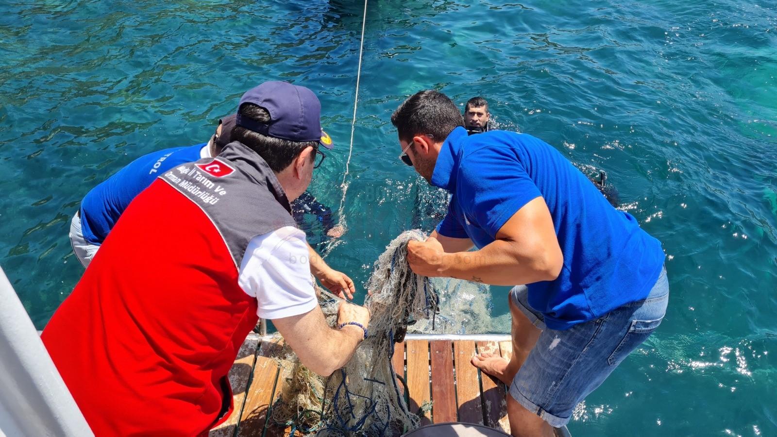 BODRUM'DA HAYALET AĞ TEMİZLİĞİ YAPILDI