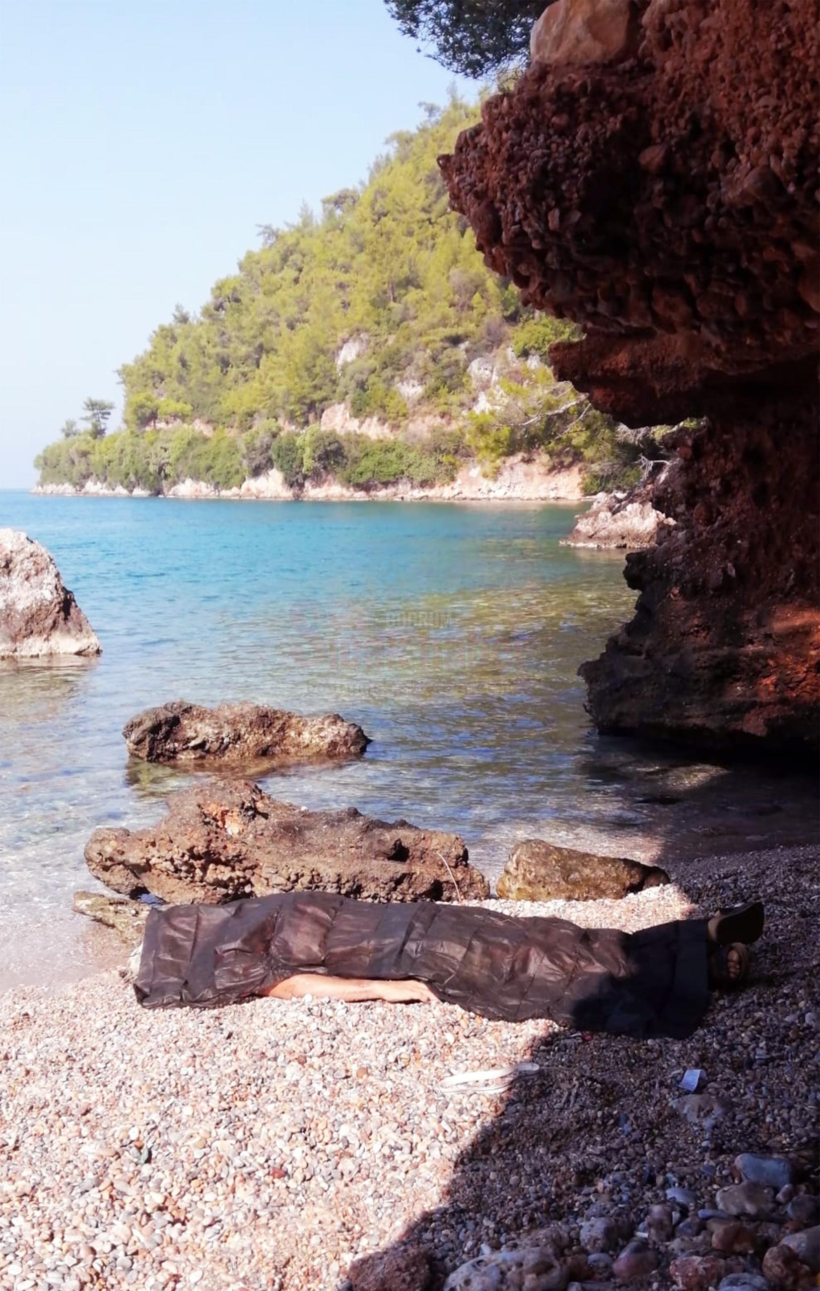 TEK BAŞINA KAMP YAPAN VATANDAŞ SAHİLDE ÖLÜ BULUNDU