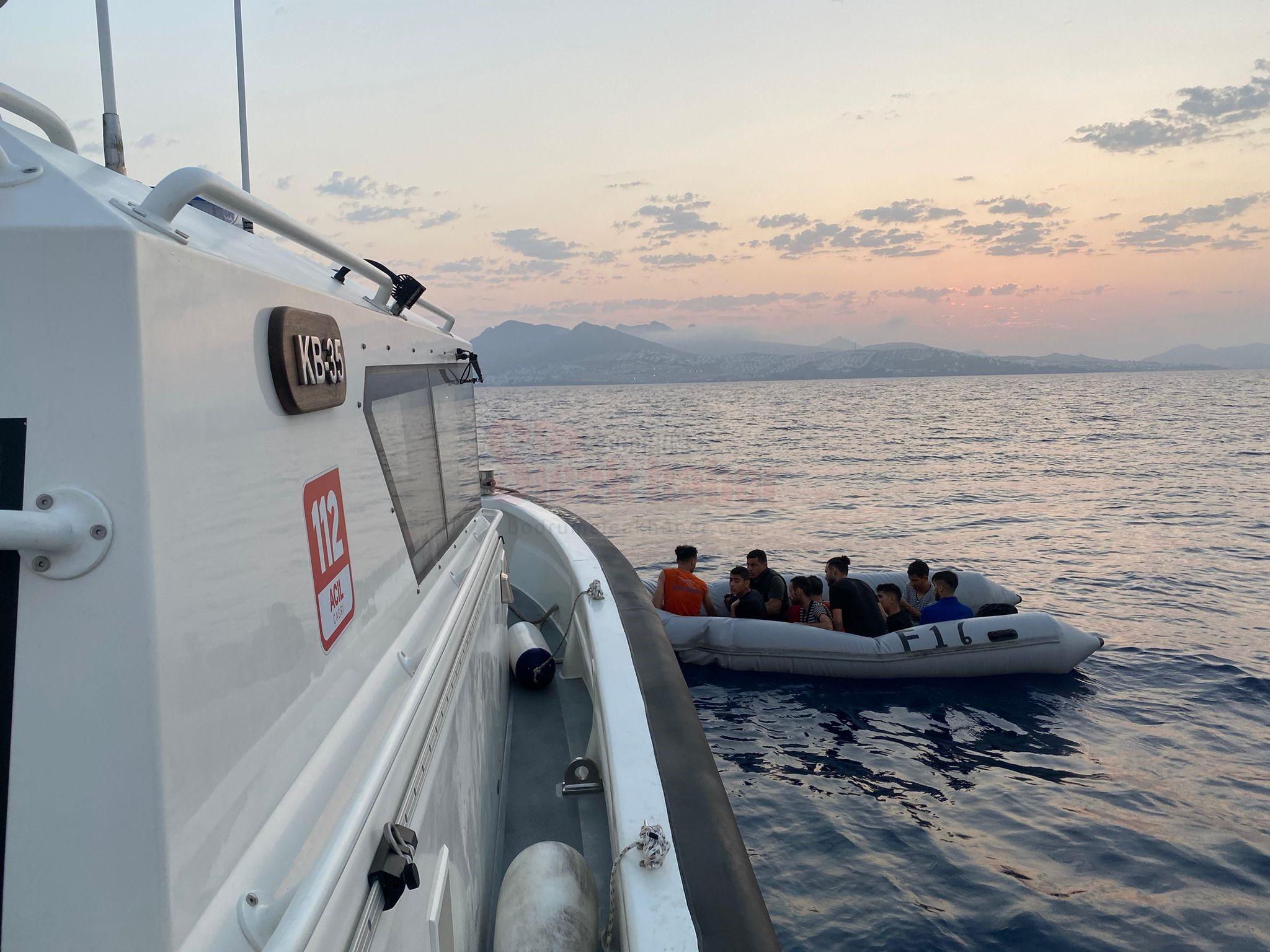 BODRUM'DA 43 DÜZENSİZ GÖÇMEN KURTARILDI