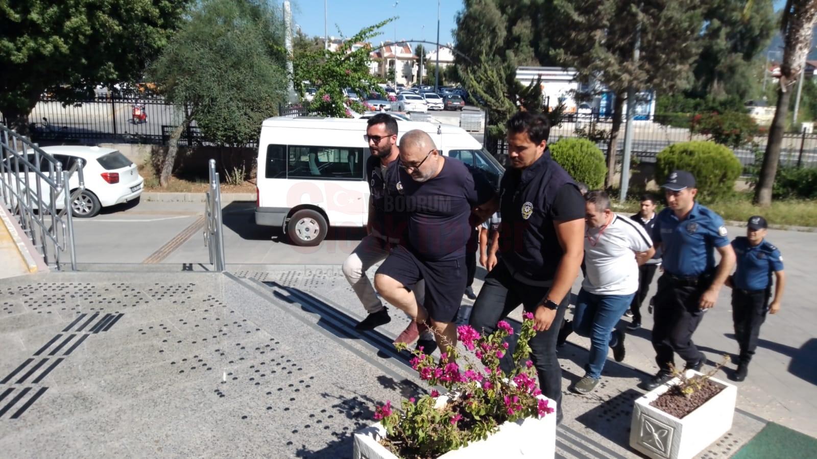 KUZENİNİ VE GELİNLERİNİ ARACIYLA EZEN İŞ ADAMI 'SUSMA HAKKI'NI KULLANDI