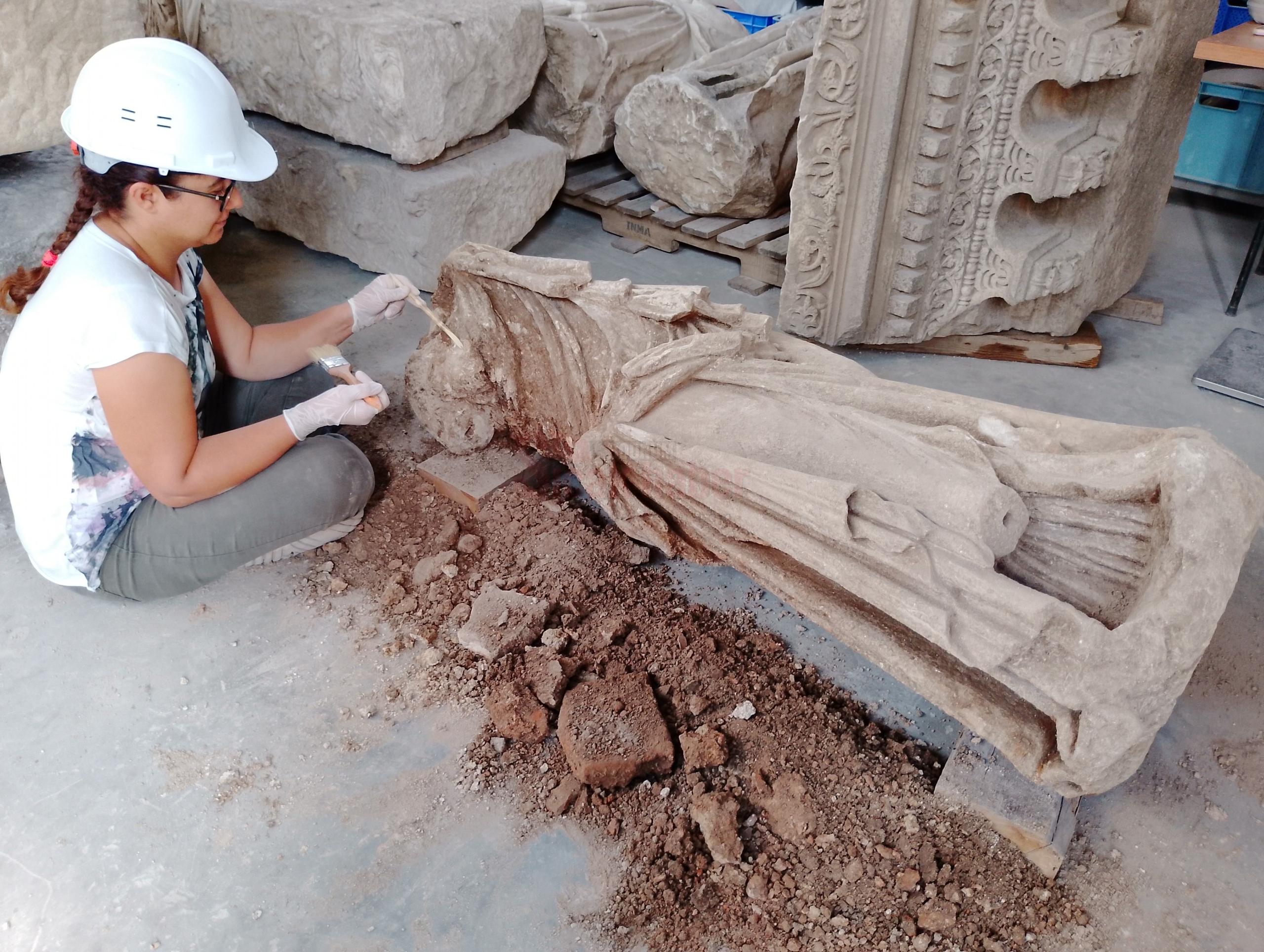 'İLHAM PERİSİ' MUĞLA'DA BULUNDU PHILISKOS'UN 'DANS EDEN MUSA HEYKELİ' YAKLAŞIK 2 BİN 175 YIL SONRA GÜN IŞIĞINA KAVUŞTU