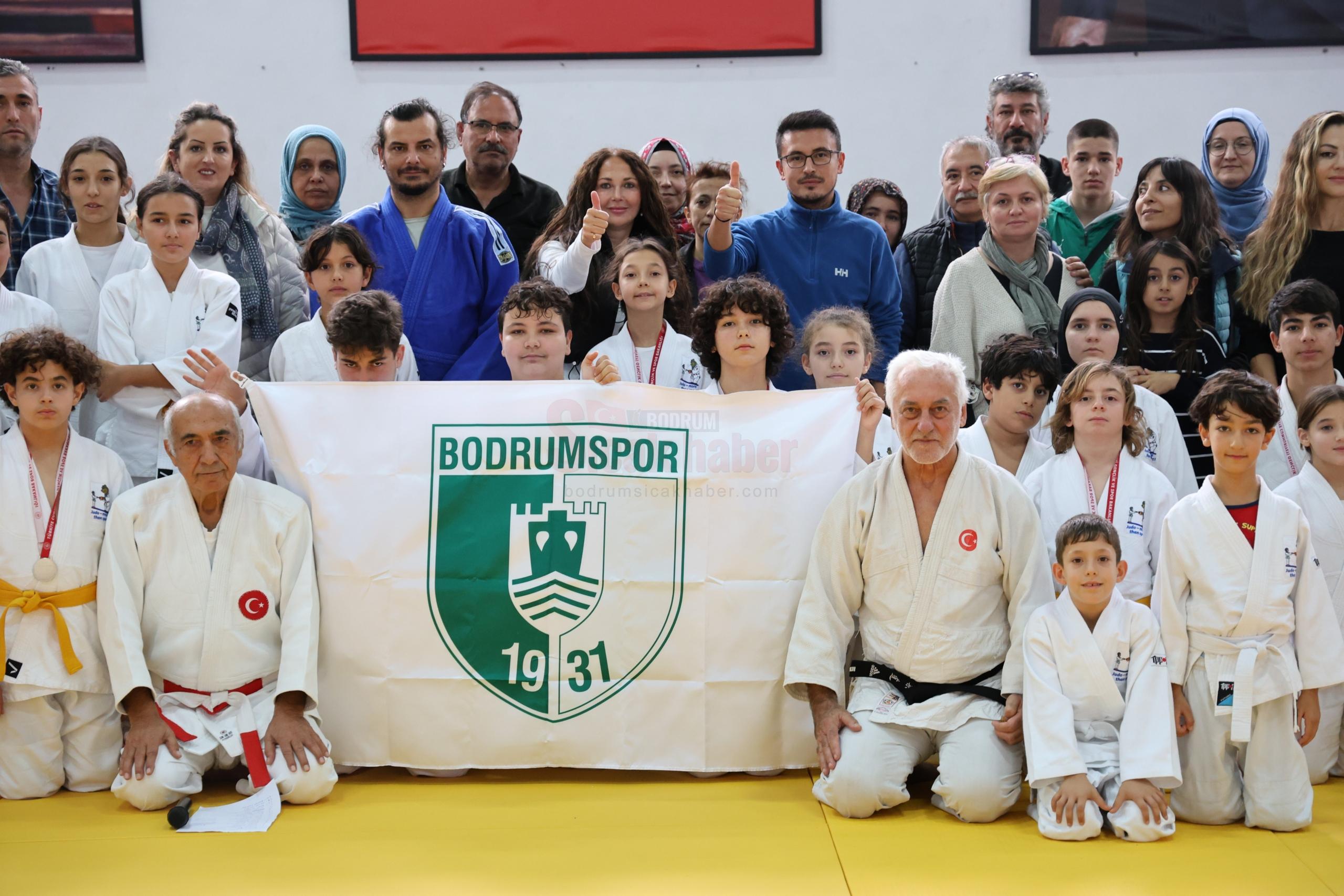 BODRUMSPOR JUDO TAKIMI OYUNCULARI KUŞAK ATLADI