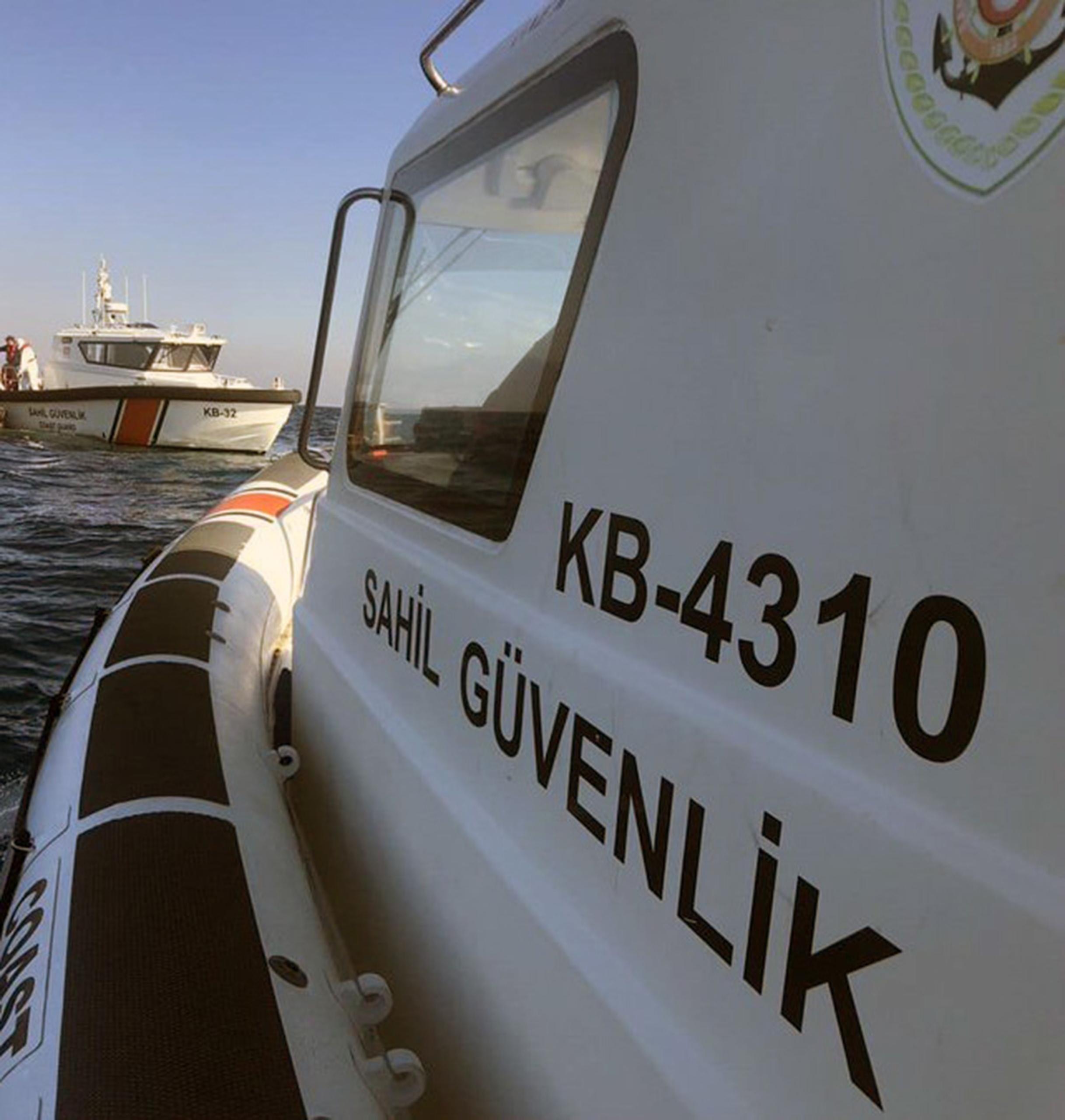 BODRUM'DA DÜZENSİZ GÖÇMEN BOTU BATTI: 6 KAYIP