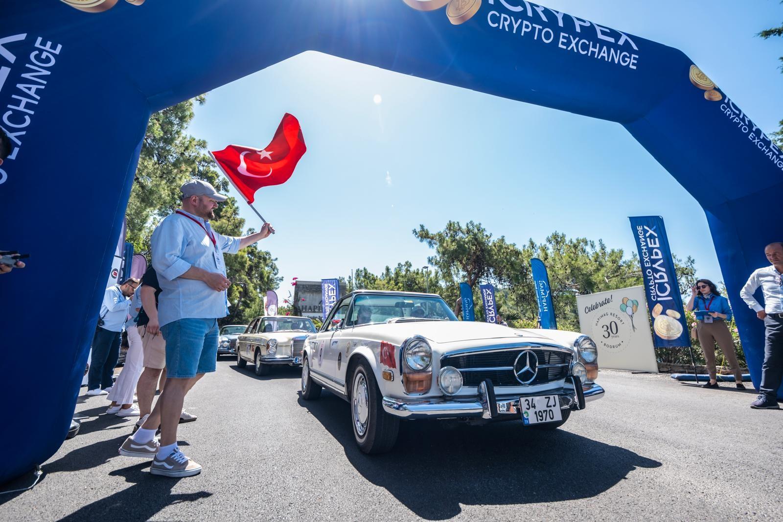 KLASİK OTOMOBİL TUTKUNLARI BODRUM'DA BULUŞTU MİLYON DOLARLIK KLASİK OTOMOBİLLER BODRUM'DA YARIŞTI