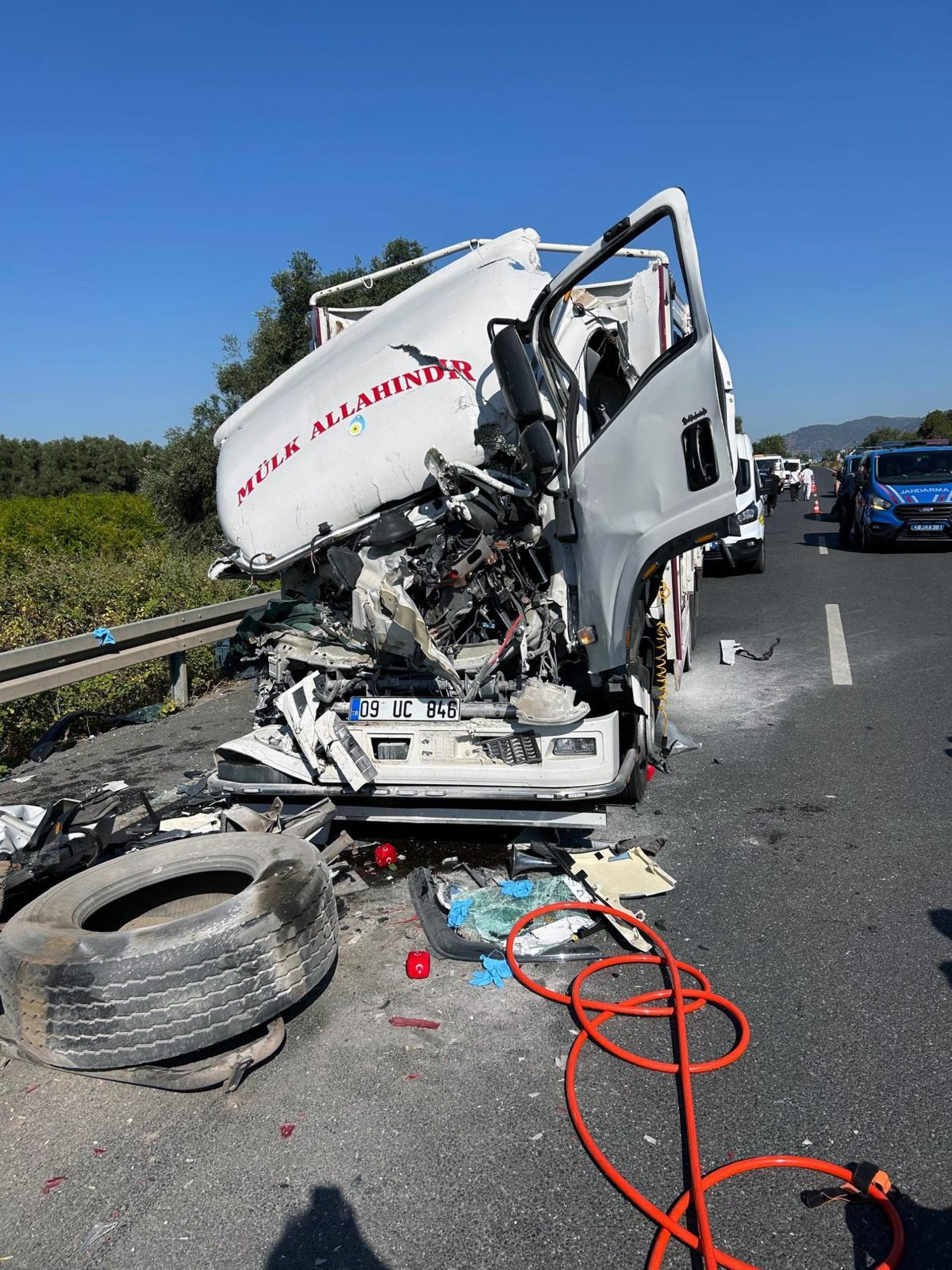 KÖYCEĞİZ'DE FECİ KAZA: 2 ÖLÜ