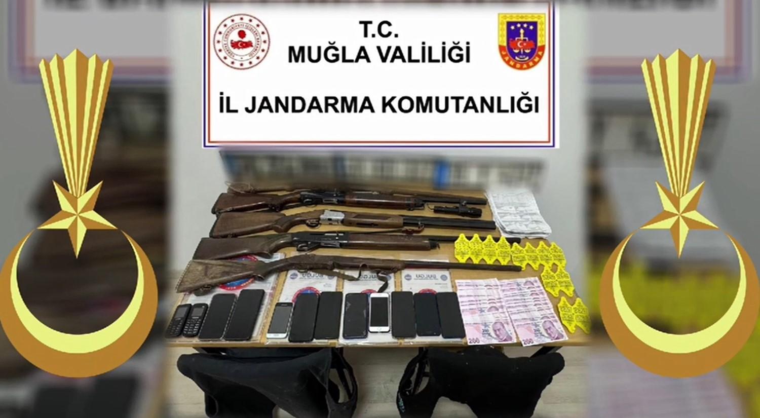 JANDARMA EKİPLERİ HAYVAN HIRSIZLIĞI ÇETESİNİ ÇÖKERTTİ: 3 TUTUKLAMA