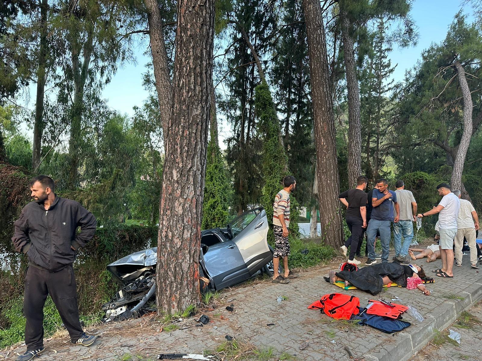 GÖCEK'TE TRAFİK KAZASI: 3'Ü AĞIR, 4 YARALI