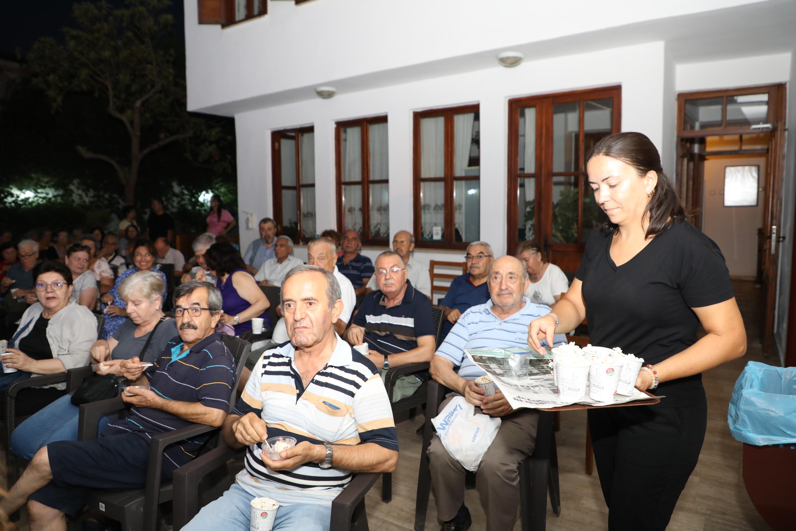 Muğla Büyükşehir Belediyesi Menteşe 100 Yaş Evinde Yazlık Sinema Günleri (3)