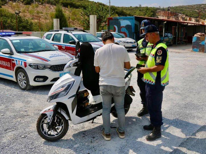 MUĞLA İL JANDARMA KOMUTANLIĞI'NDAN MOTOSİKLET VE MOTORLU BİSİKLET DENETİMİ