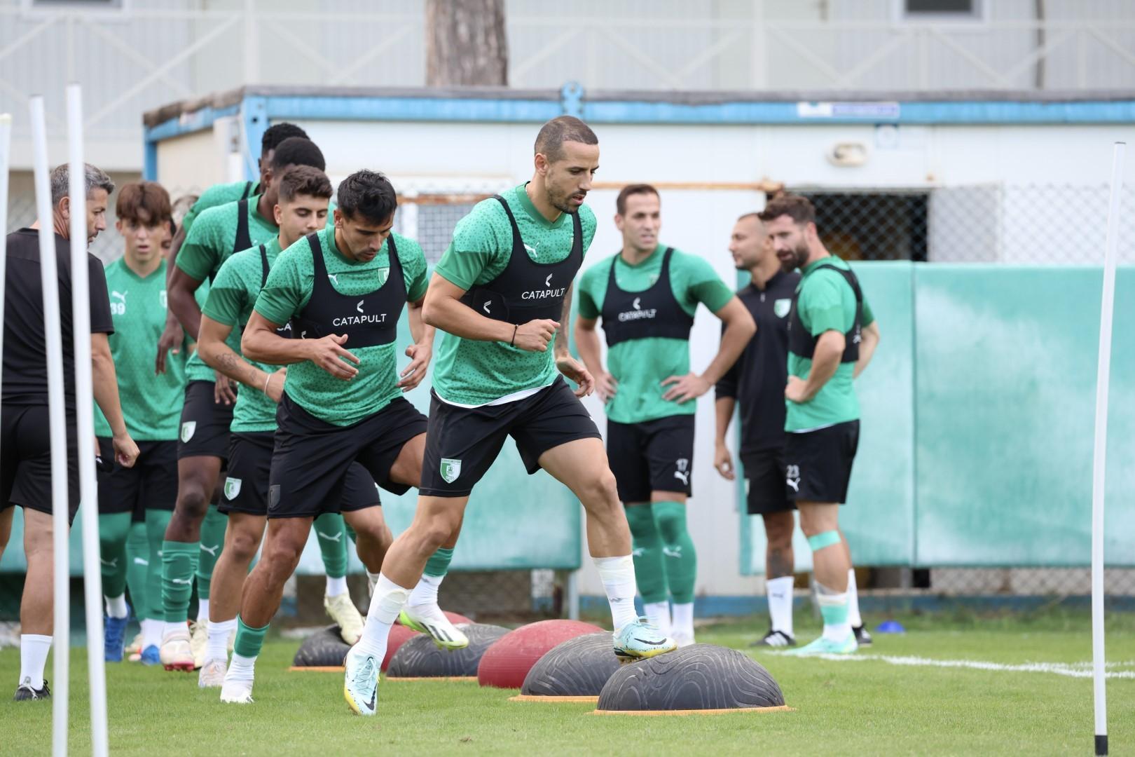 İSMET TAŞDEMİR, ÇAYKUR RİZESPOR MAÇININ ZORLU GEÇECEĞİNİ DÜŞÜNÜYOR BODRUM FK TEKNİK DİREKTÖRÜ İSMET TAŞDEMİR: "BURADA 3 YIL OLDU, ÇOK MUTLU VE KEYİFLİYİM"