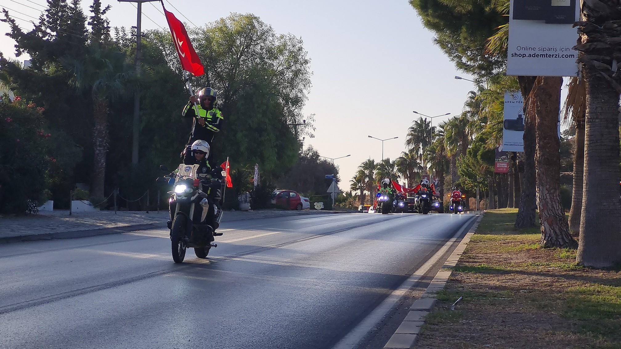 POLİSTEN 29 EKİM CUMHURİYET BAYRAMI KORTEJİ