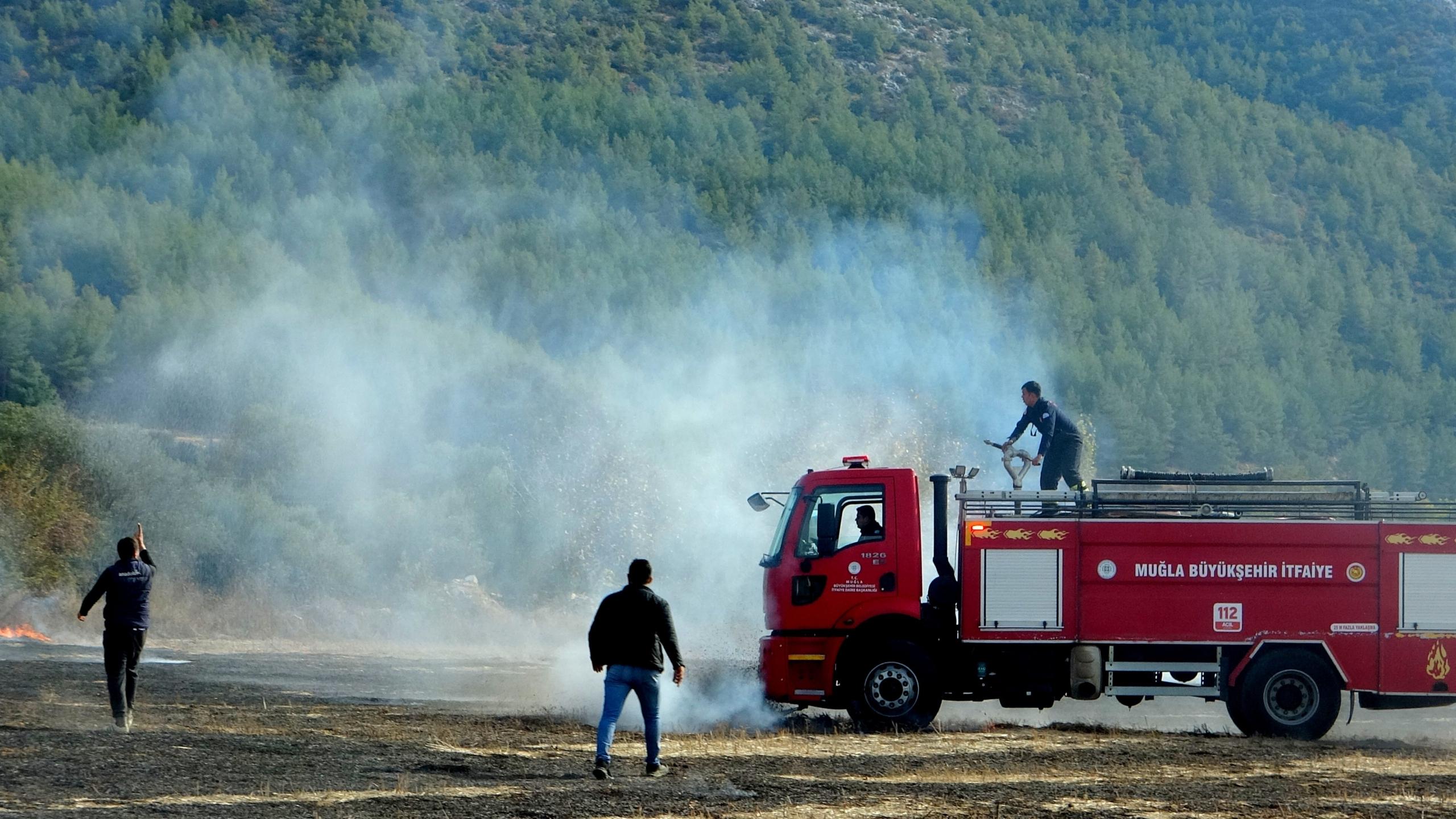 YENİKÖY'DE ANIZ YANGINI HIZLI MÜDAHALE İLE SÖNDÜRÜLDÜ