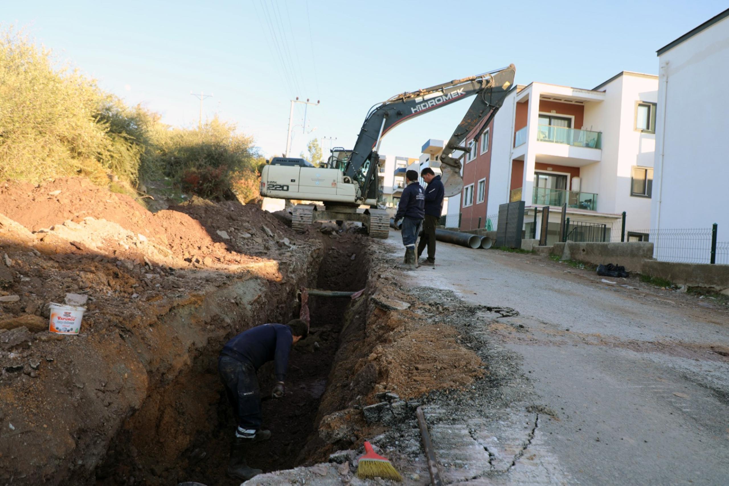 BODRUM MUMCULAR MAHALLESİNDE İÇME SUYU HATLARI YENİLENİYOR