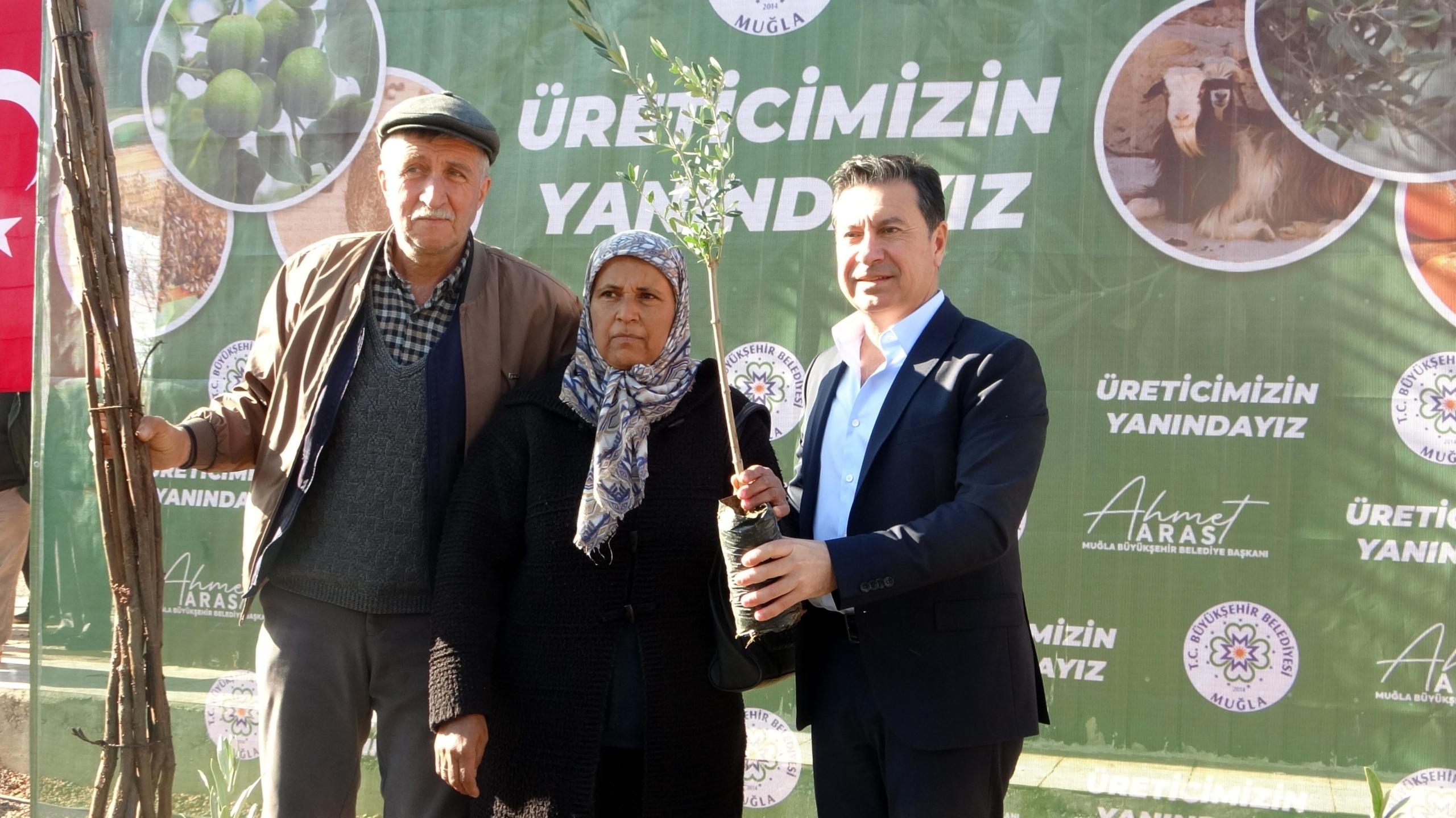 MUĞLA BÜYÜKŞEHİR BELEDİYESİ 110 BİN FİDAN DAĞITTI