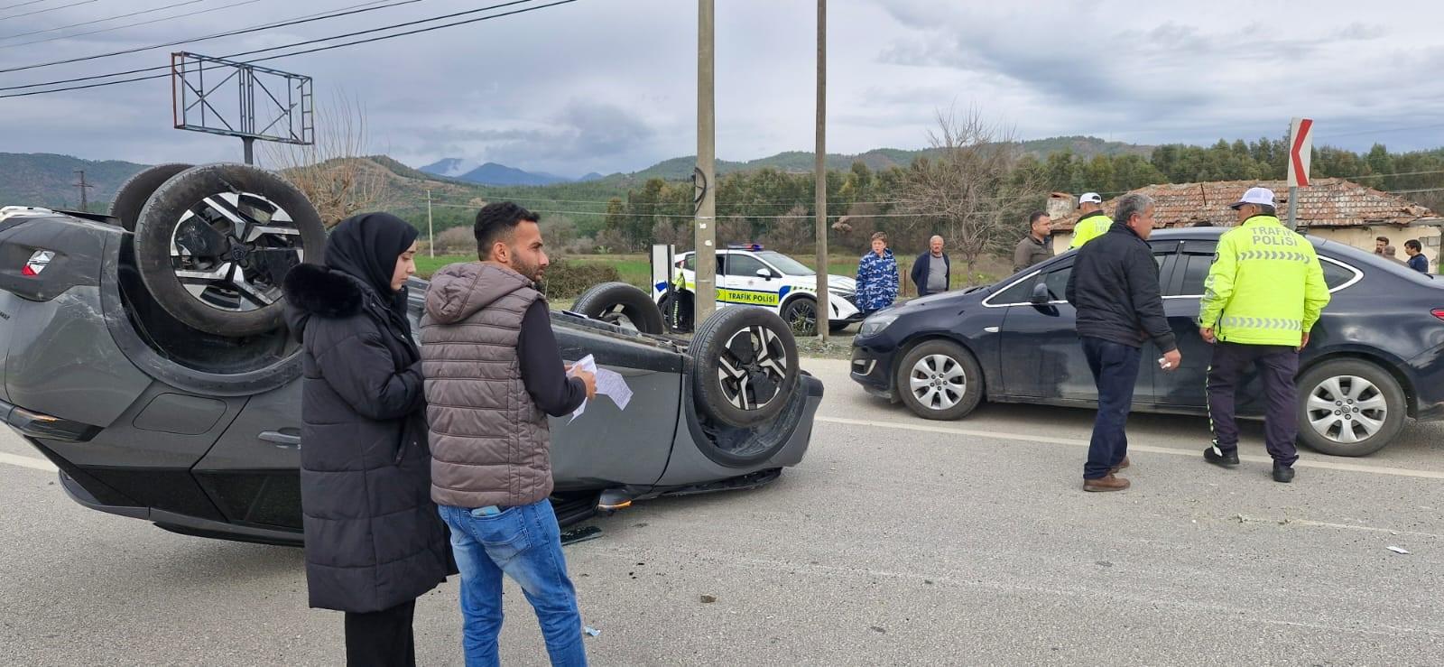 SEYDİKEMER'DEKİ KAZADA İKİ ARAÇ TAKLA ATTI