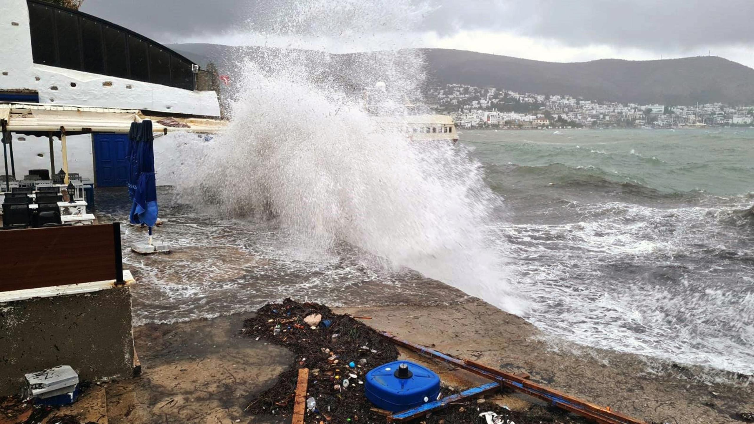 BODRUM-ANAMUR ARASINDA DENİZLERDE FIRTINA UYARISI